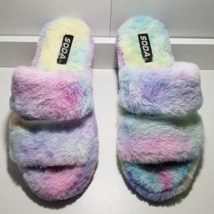 Soda Fox Fur Rainbow Slippers/Sandals Size 8